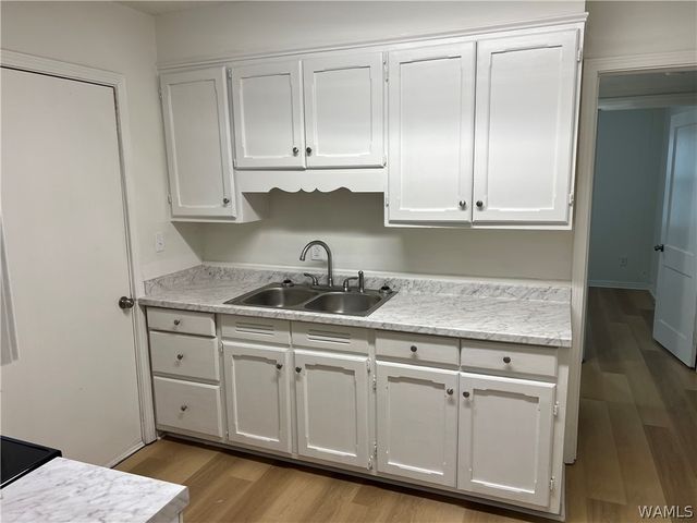 5215 Greenview, Tuscaloosa, AL 35401