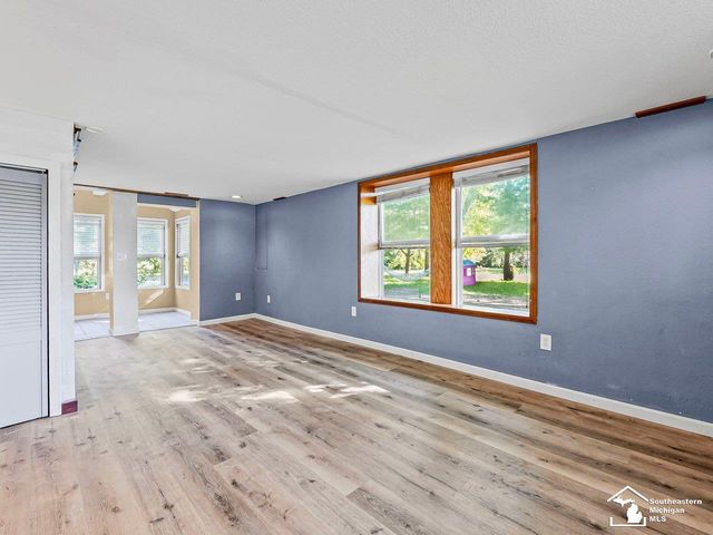 109 W Dean Road, Temperance, MI 48182