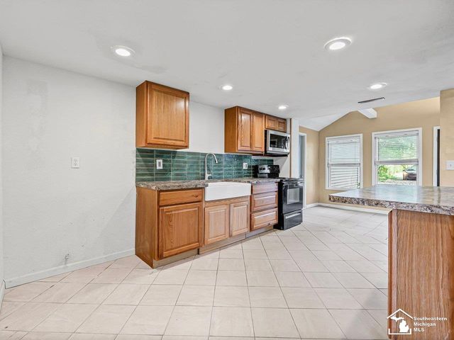 109 W Dean Road, Temperance, MI 48182