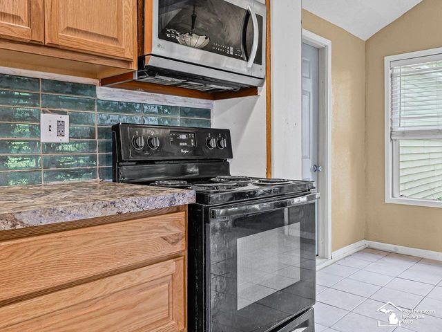 109 W Dean Road, Temperance, MI 48182