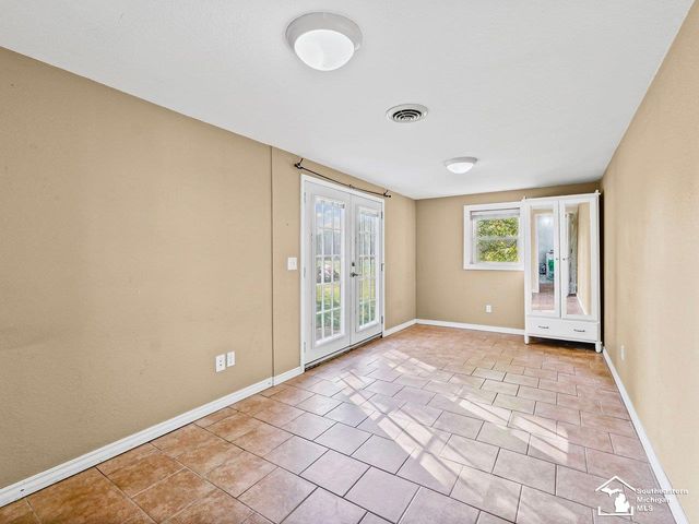 109 W Dean Road, Temperance, MI 48182