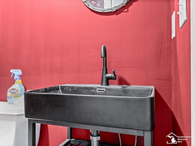 109 W Dean Road, Temperance, MI 48182