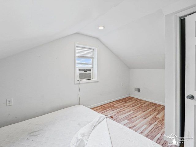 109 W Dean Road, Temperance, MI 48182