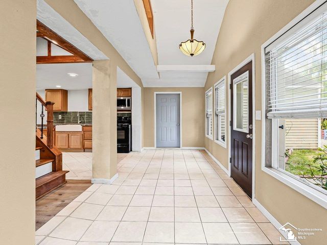 109 W Dean Road, Temperance, MI 48182