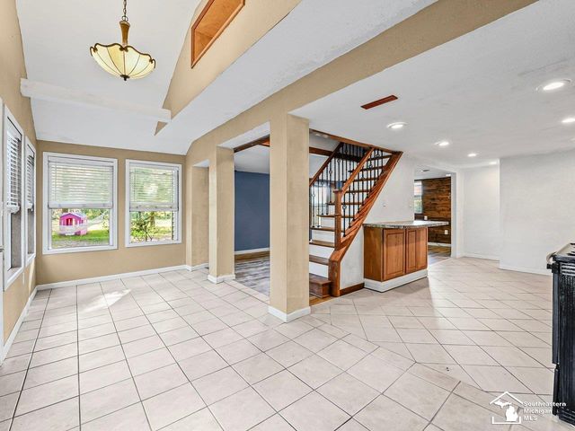 109 W Dean Road, Temperance, MI 48182