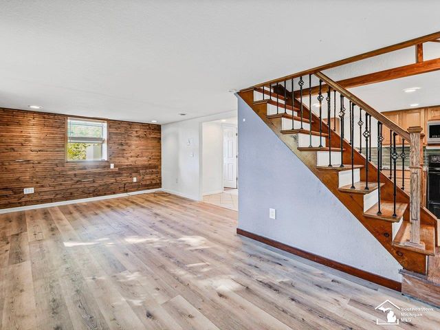 109 W Dean Road, Temperance, MI 48182