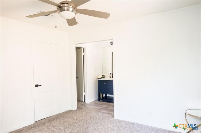 1004 E Buena Vista Avenue, Victoria, TX 77901