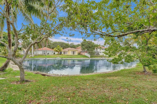 13525 NW 5th Court, Plantation, FL 33325