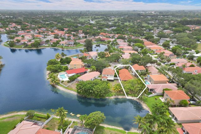 13525 NW 5th Court, Plantation, FL 33325