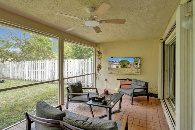 13525 NW 5th Court, Plantation, FL 33325