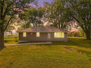 12154 Forrest Lane, Excelsior Springs, MO 64024