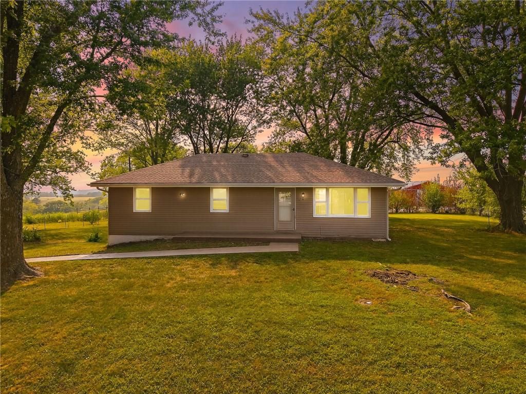 12154 Forrest Lane, Excelsior Springs, MO 64024