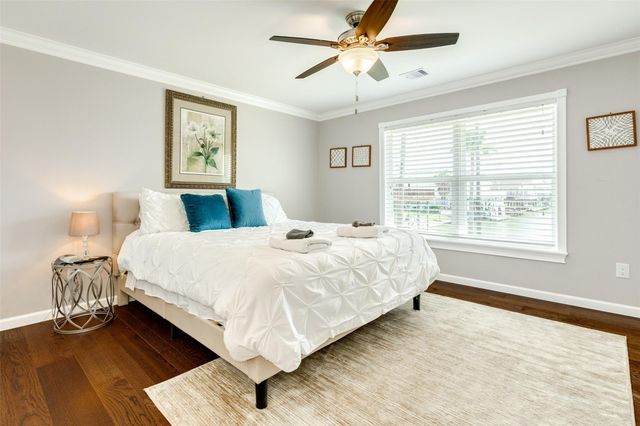 4421 Pelican Road, Jamaica Beach, TX 77554