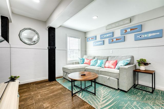 4421 Pelican Road, Jamaica Beach, TX 77554