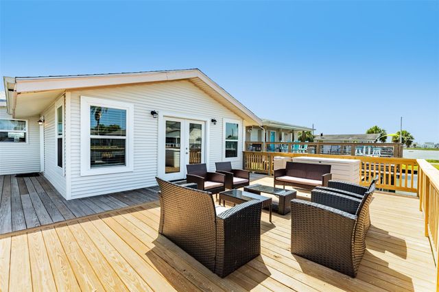 4421 Pelican Road, Jamaica Beach, TX 77554