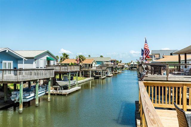 4421 Pelican Road, Jamaica Beach, TX 77554