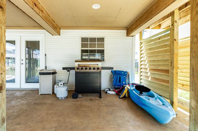 4421 Pelican Road, Jamaica Beach, TX 77554