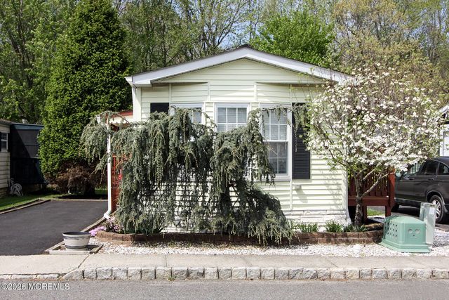 46 Seattle Slew Drive, Howell, NJ 07731