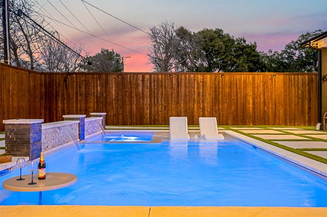 3111 Hedgerow Drive, Dallas, TX 75235