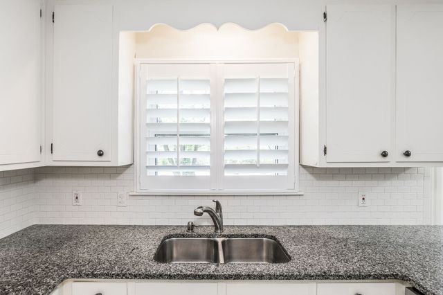 1525 Lipscomb Dr, Brentwood, TN 37027