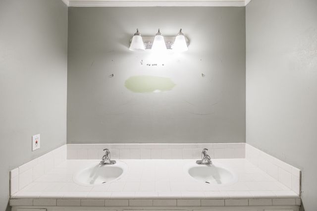 1525 Lipscomb Dr, Brentwood, TN 37027