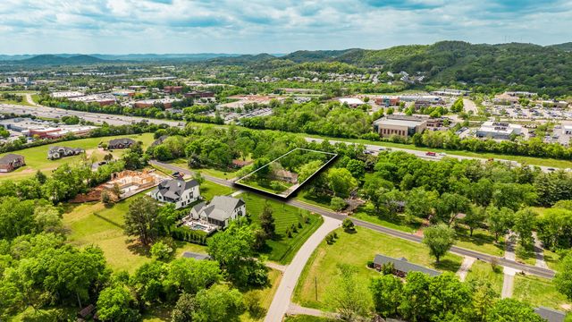 1525 Lipscomb Dr, Brentwood, TN 37027