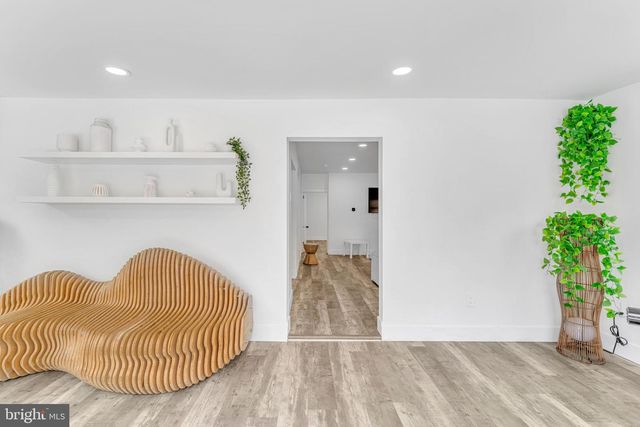 572 ZOE RD, Sicklerville, NJ 08081