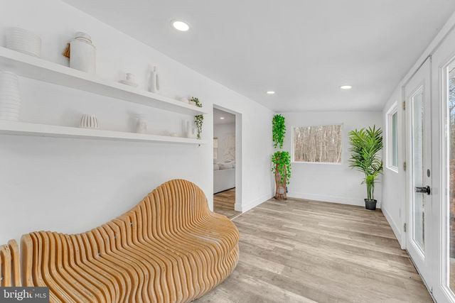 572 ZOE RD, Sicklerville, NJ 08081