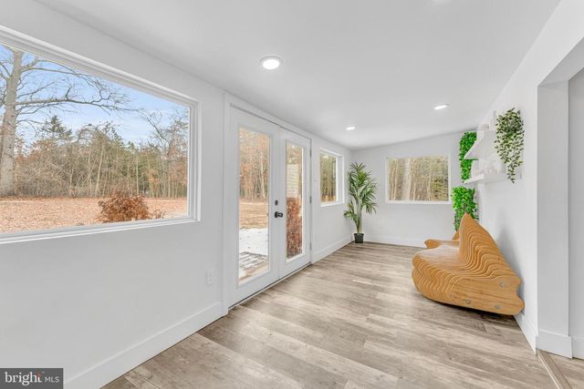 572 ZOE RD, Sicklerville, NJ 08081