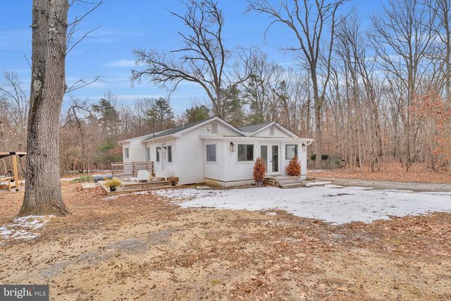 572 ZOE RD, Sicklerville, NJ 08081