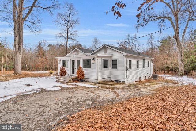 572 ZOE RD, Sicklerville, NJ 08081