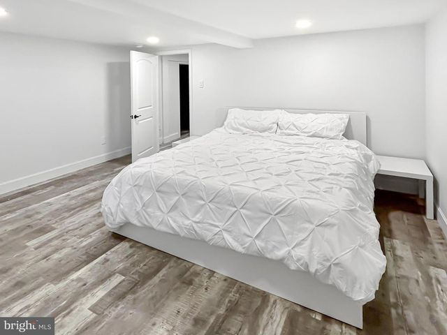 572 ZOE RD, Sicklerville, NJ 08081