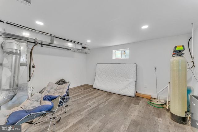 572 ZOE RD, Sicklerville, NJ 08081