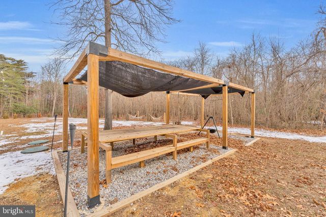 572 ZOE RD, Sicklerville, NJ 08081