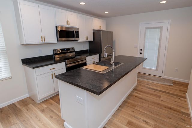 1119 Edwardsburg Ave., Elkhart, IN 46514