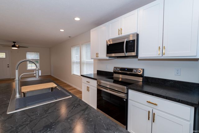 1119 Edwardsburg Ave., Elkhart, IN 46514