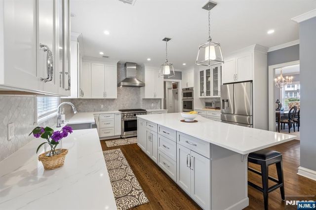 2 Weimer Court, Allendale, NJ 07401