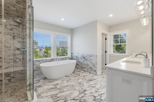 2 Weimer Court, Allendale, NJ 07401