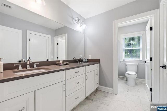 2 Weimer Court, Allendale, NJ 07401