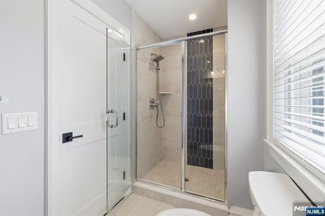 2 Weimer Court, Allendale, NJ 07401