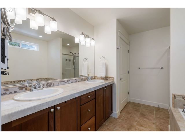 19329 Se 14TH Way, Camas, WA 98607