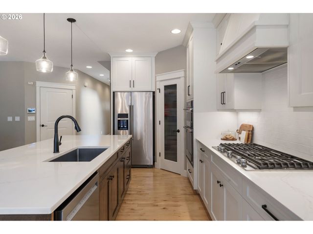 19329 Se 14TH Way, Camas, WA 98607