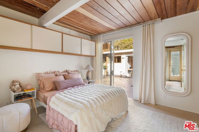 1407 Ellsworth Court, Thousand Oaks, CA 91360