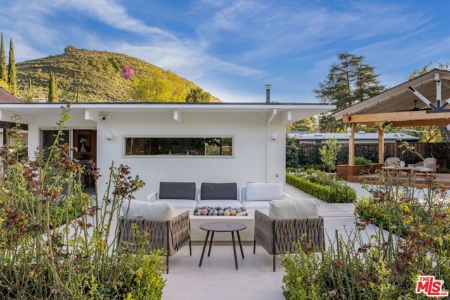 1407 Ellsworth Court, Thousand Oaks, CA 91360