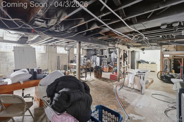 17132 Greenlawn Street, Detroit, MI 48221