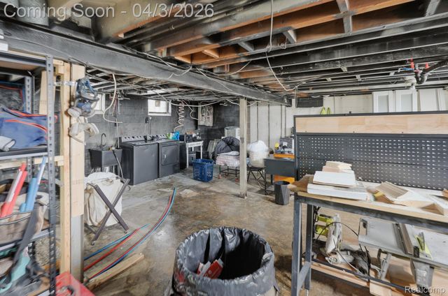 17132 Greenlawn Street, Detroit, MI 48221