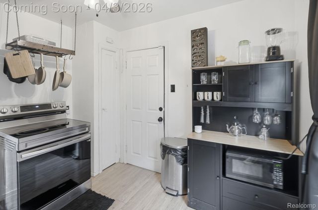 17132 Greenlawn Street, Detroit, MI 48221