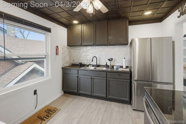 17132 Greenlawn Street, Detroit, MI 48221