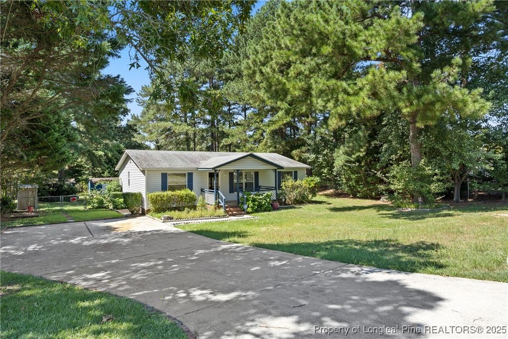 529 Dunrobin Drive, Raeford, NC 28376