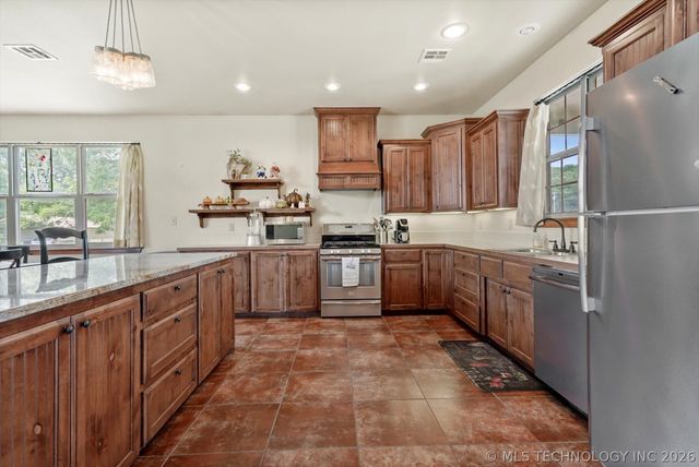 2130 E 4675 Road, Pryor, OK 74361